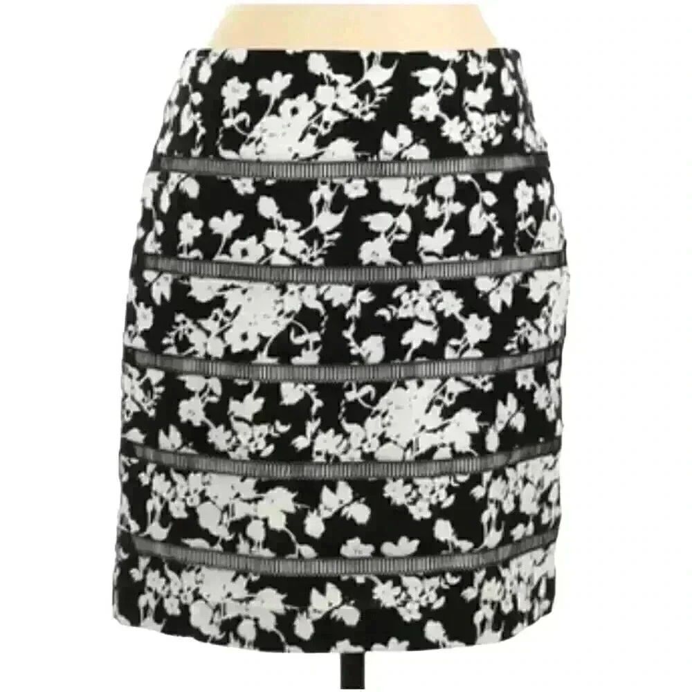 White House Black Market Women's White & Black Floral w Lattice Lined Pencil Str